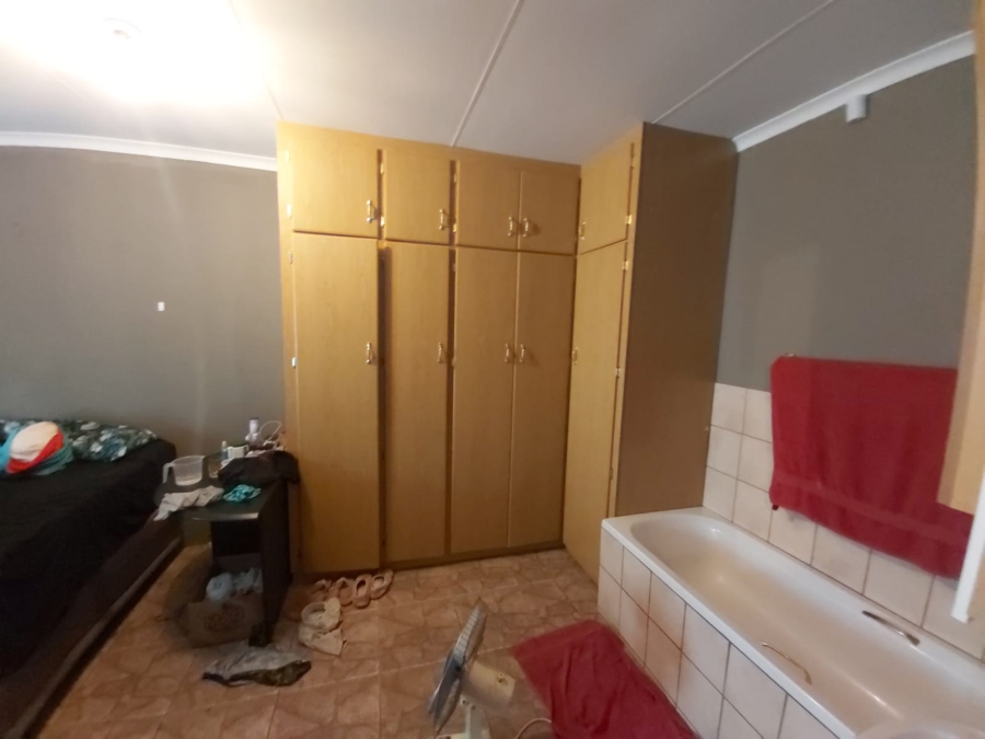 7 Bedroom Property for Sale in Kuruman Northern Cape